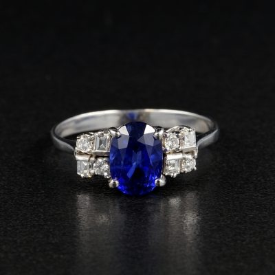 Vivacious 2.10 Carat Ceylon Sapphire Diamond ring