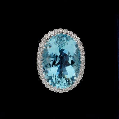 27.00 Ct Aquamarine Diamond 18 Kt ring
