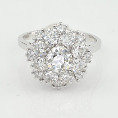 Mid-Century 2.95 CT Diamond Daisy 18 Kt Sparkly Ring