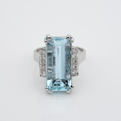 Retro 10.00 Ct Aquamarine Diamond 18 Kt Ring