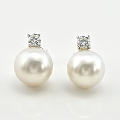 South Sea Pearl G VVS Diamond 18 Kt White Gold Stud Earrings