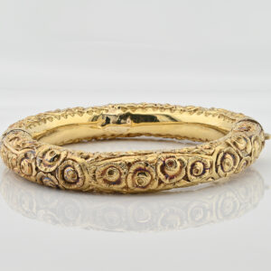 Rare Art Nouveau Repousse Rose Buds 18 KT Gold Hinged Bangle